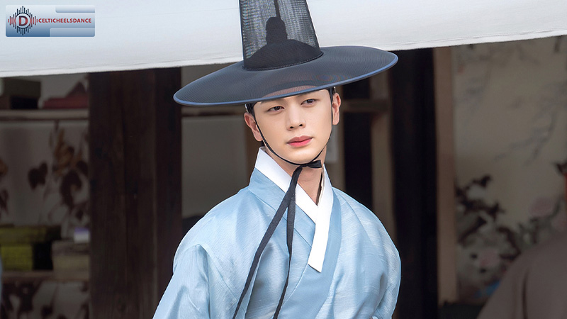 Diễn viên Yook Sung Jae